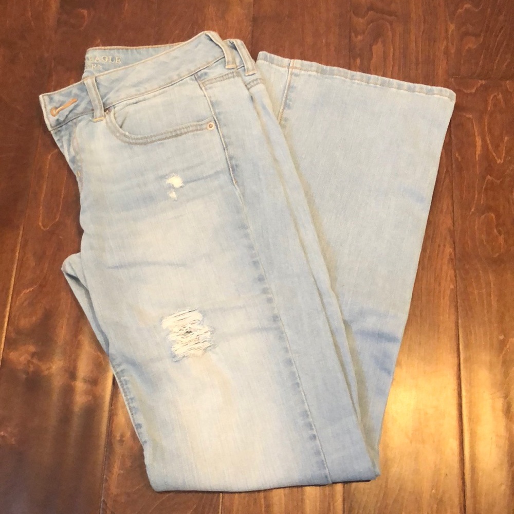 American Eagle favorite boyfriend light wash